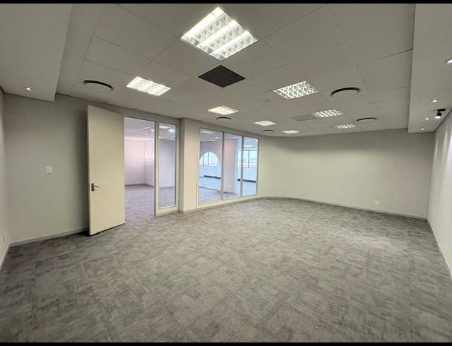 287M² OFFICE TO LET IN MAGALIESSIG
